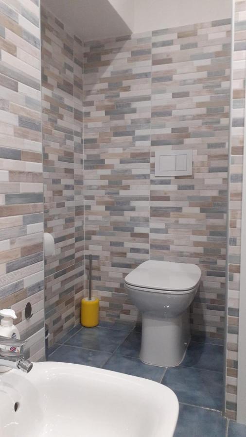 فندق New Little House نابولي المظهر الخارجي الصورة